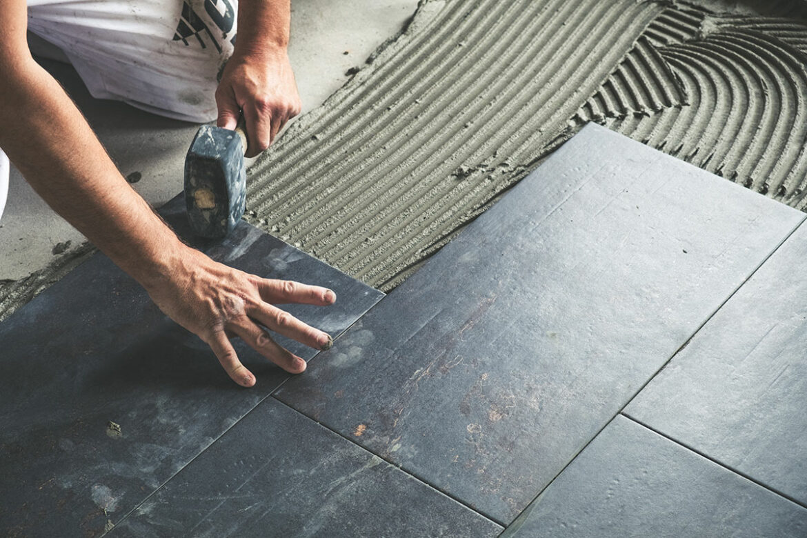 Comment démarrer la pose d un carrelage au sol Housekeeping