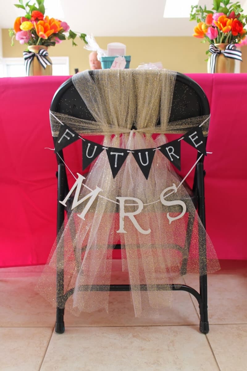 Future mrs tulle chaise et bunting