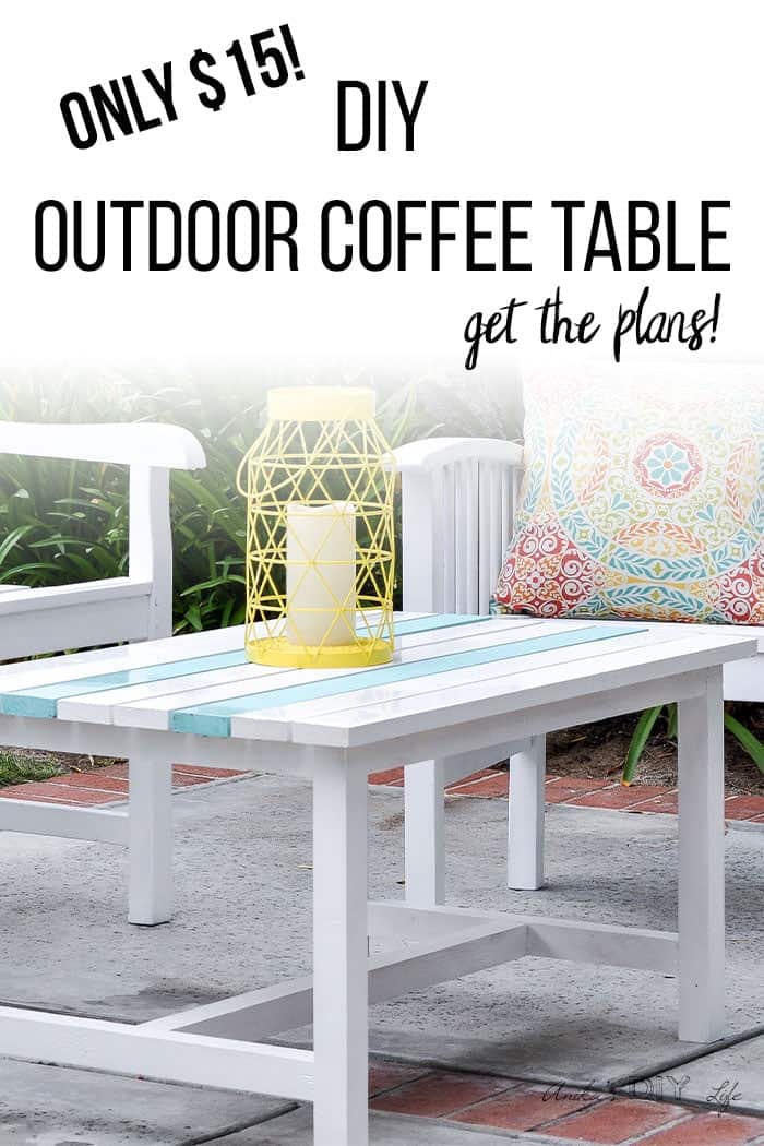 Facile $ 15 bricolage table basse de patio en bois "width =" 700 "height =" 1050 "srcset =" https://cdn.diys.com/wp-content/uploads/2019/11/Easy-15-DIY-wooden-patio -coffee-table.jpg 700w, https://cdn.diys.com/wp-content/uploads/2019/11/Easy-15-DIY-wooden-patio-coffee-table-200x300.jpg 200w, https: / /cdn.diys.com/wp-content/uploads/2019/11/Easy-15-DIY-wooden-patio-coffee-table-683x1024.jpg 683w "tailles =" (largeur maximale: 700px) 100vw, 700px