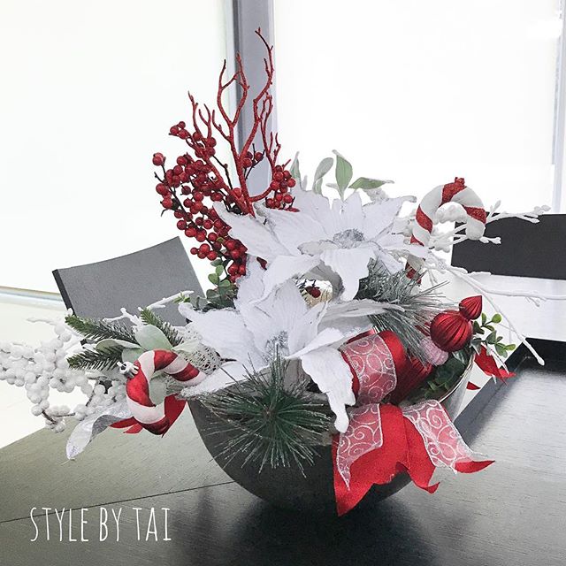 Arrangement de Noël en blanc et rouge pour la salle à manger 2018 2