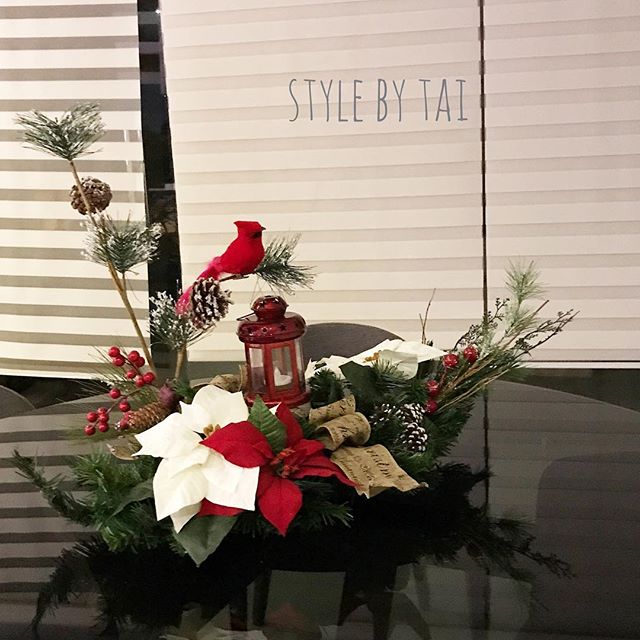 Arrangement de Noël en blanc et rouge pour la salle à manger 2018 3