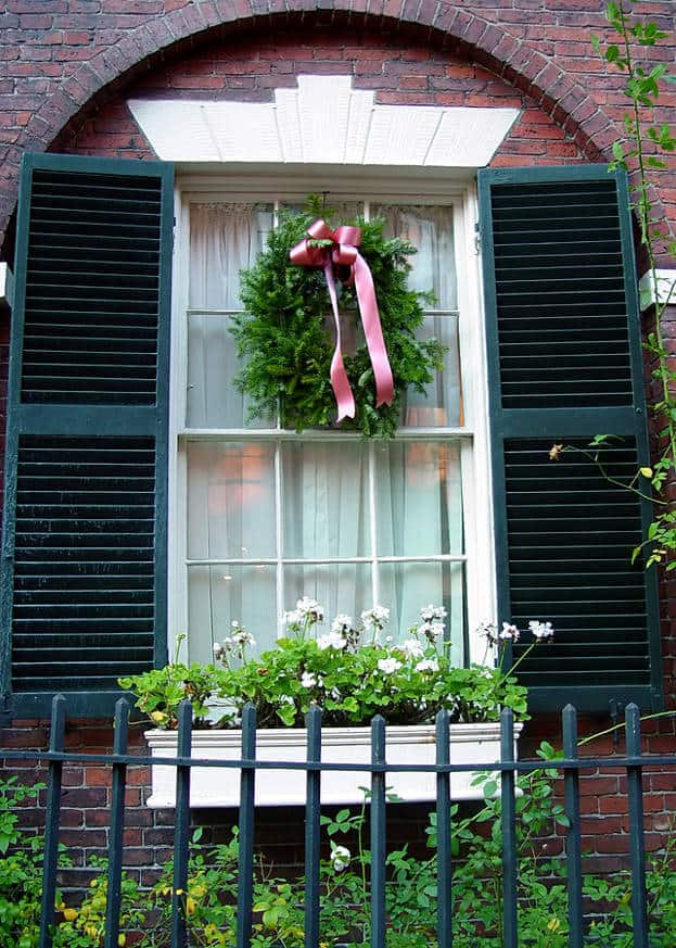 Trucs et astuces pour décorer vos fenêtres à l'intérieur et à l'extérieur
