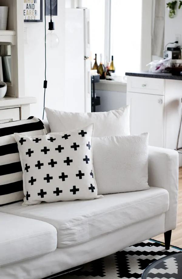 Diy coussins noirs et blancs