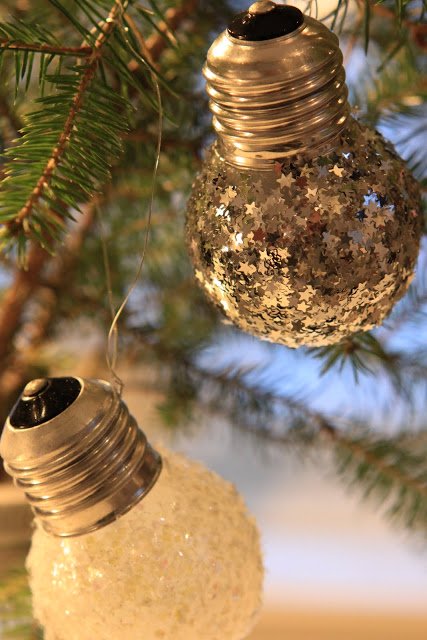 recycler les ampoules pour décorer à Noël
