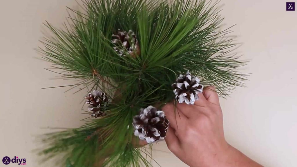 Décoration de table sapin de Noël ajouter des plantes