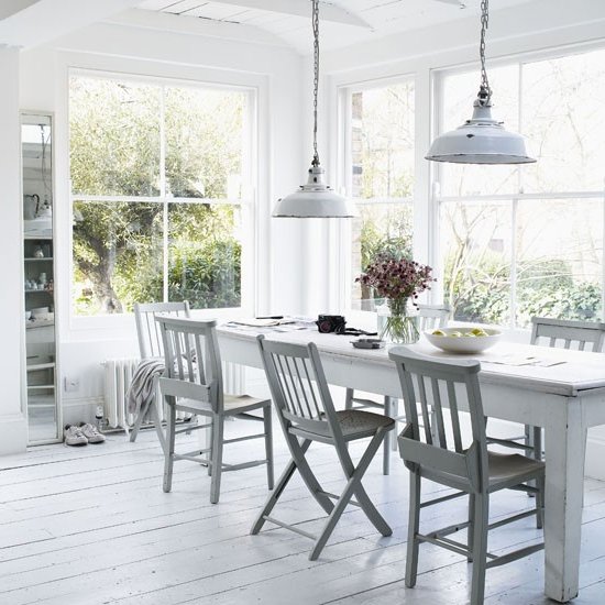 002" width="550" height="550" srcset="https://housekeeping.tn/wp-content/uploads/2019/12/1577378989_823_Salles-a-manger-modernes-2020-photos-et-idees-de.jpg 550w, https://decoraideas.com/wp-content/uploads/2016/07/002-22-150x150.jpg 150w, https://decoraideas.com/wp-content/uploads/2016/07/002-22-400x400.jpg 400w, https://decoraideas.com/wp-content/uploads/2016/07/002-22-500x500.jpg 500w, https://decoraideas.com/wp-content/uploads/2016/07/002-22-300x300.jpg 300w" data-sizes="(max-width: 550px) 100vw, 550px"></p>
<p><noscript><img decoding=