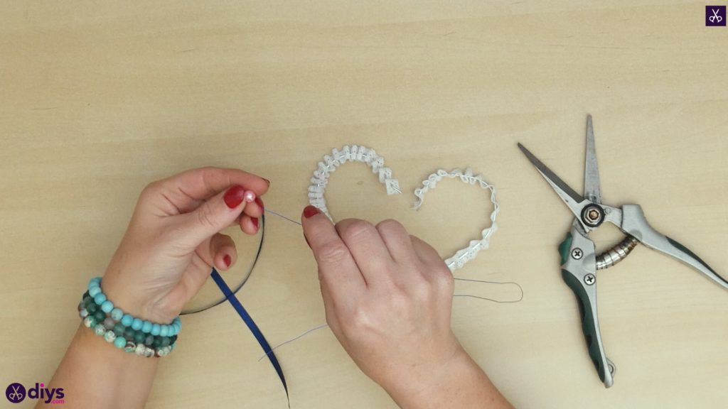 Décoration de coeur de mariage bricolage étape 4a