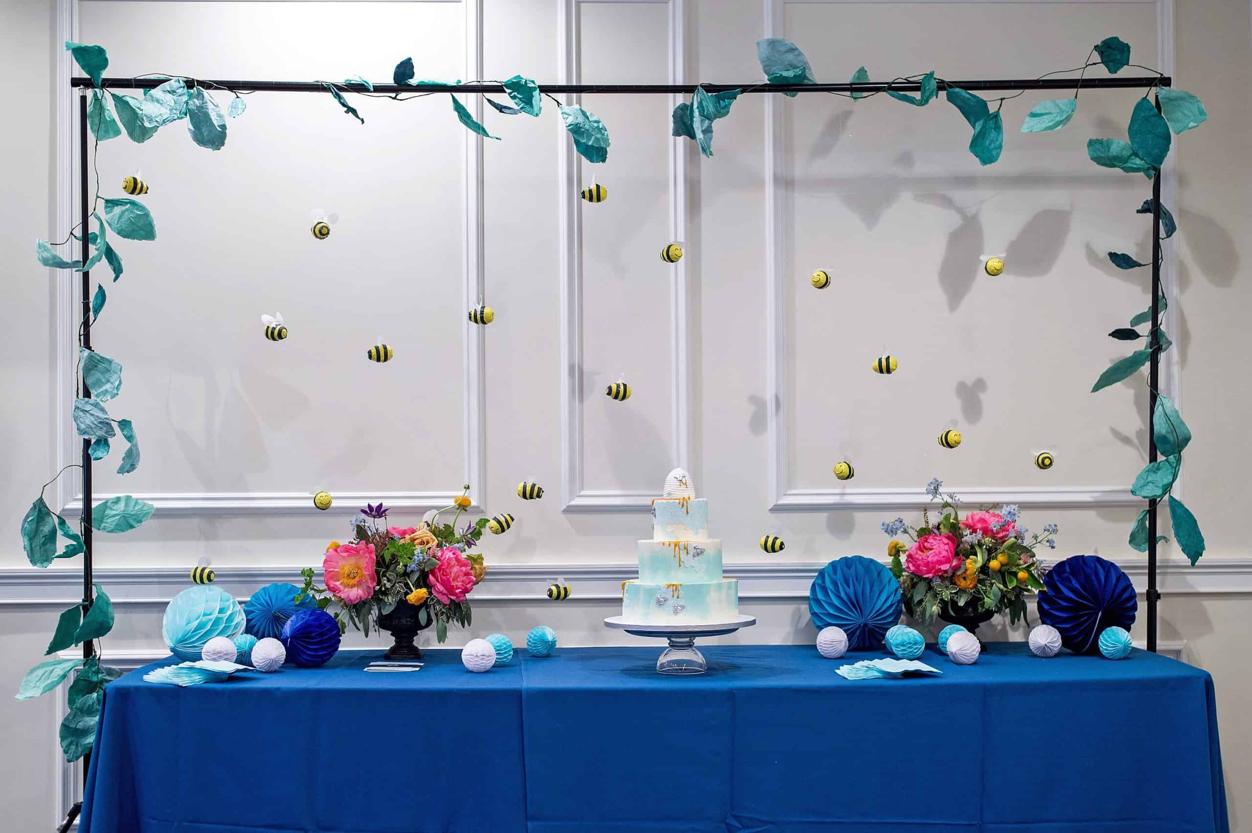 Table à dessert Baby Shower Bumblebee