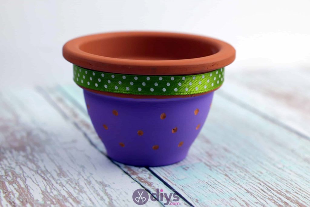 Pot de fleur coloré bricolage coloré