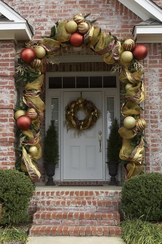 artisanat de Noël avec des sphères pour portes