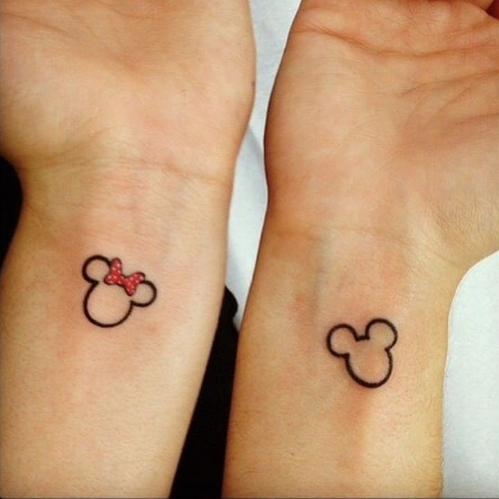 Idée de tatouage de couple Mickey et Minnie
