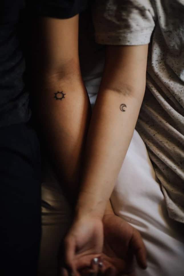 Идеја за свадбена тетоважа на сонцето и месечината