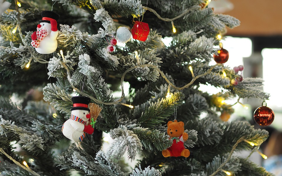 Comment décorer votre sapin de Noël et le rendre parfait 1