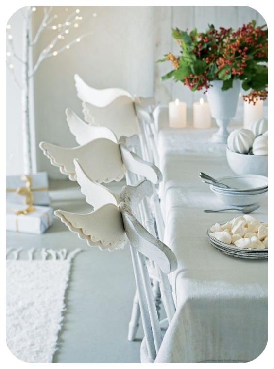 Chaises de décoration avec des ailes d'ange