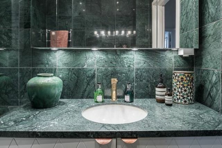 salle de bain en marbre de luxe