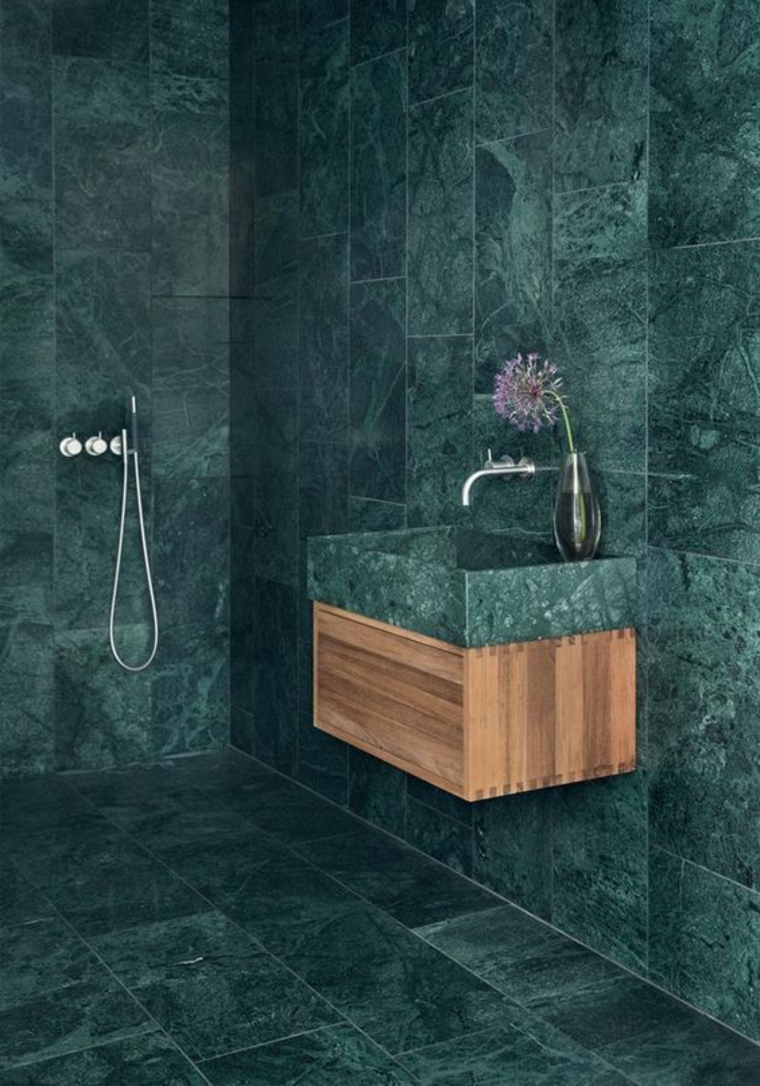 salle de bain en marbre vert