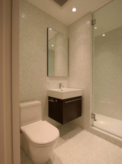 Petite salle de bain moderne