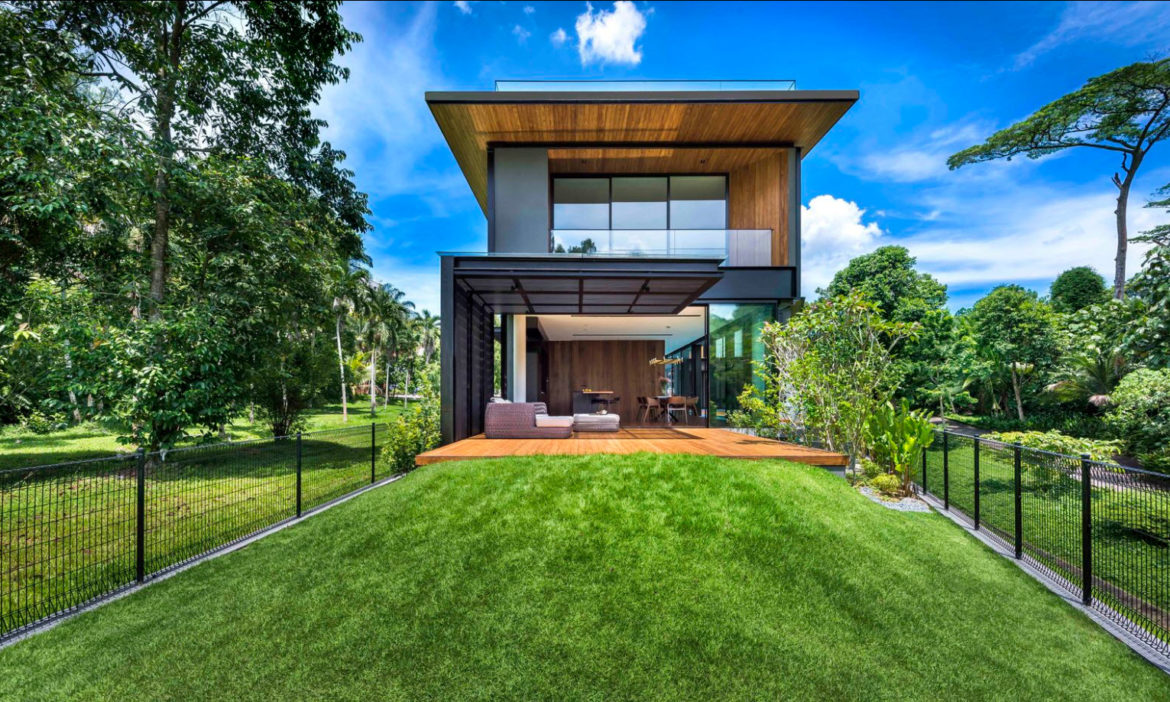 Fachada moderna casa dos pisos madera y metal