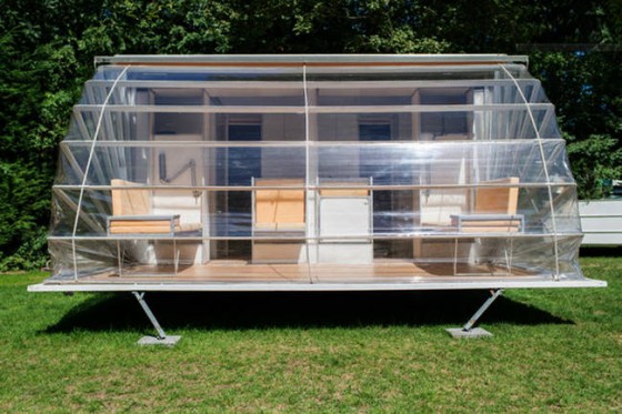 Extension de mobil-home avec structure pliante