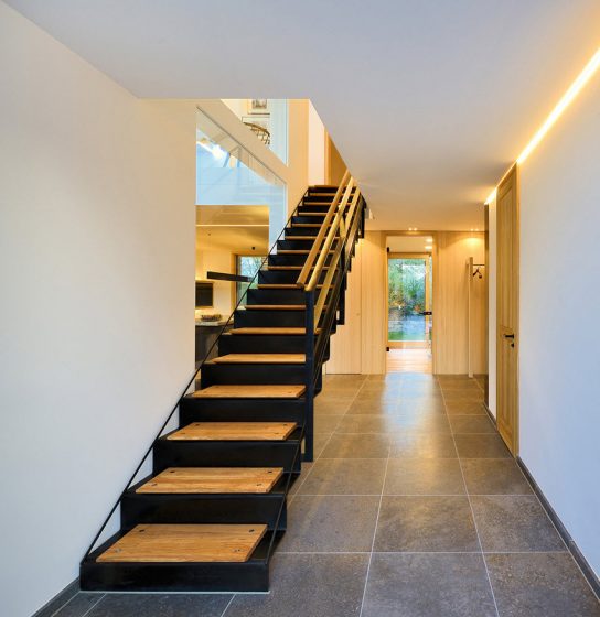 Conception d'escaliers en bois et en métal 