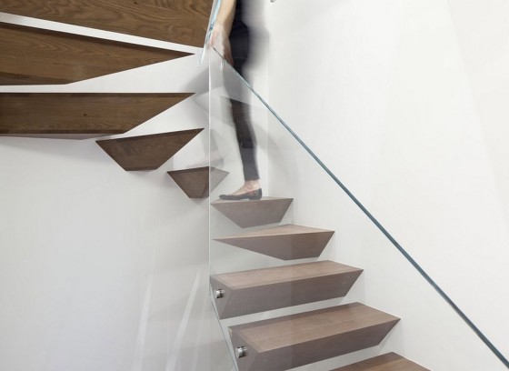 Conception originale d'escaliers aux formes géométriques