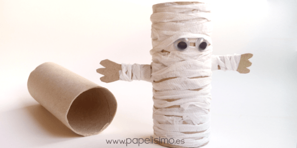 Halloween-artisanat-avec-momie-papier-toilette-rouleaux