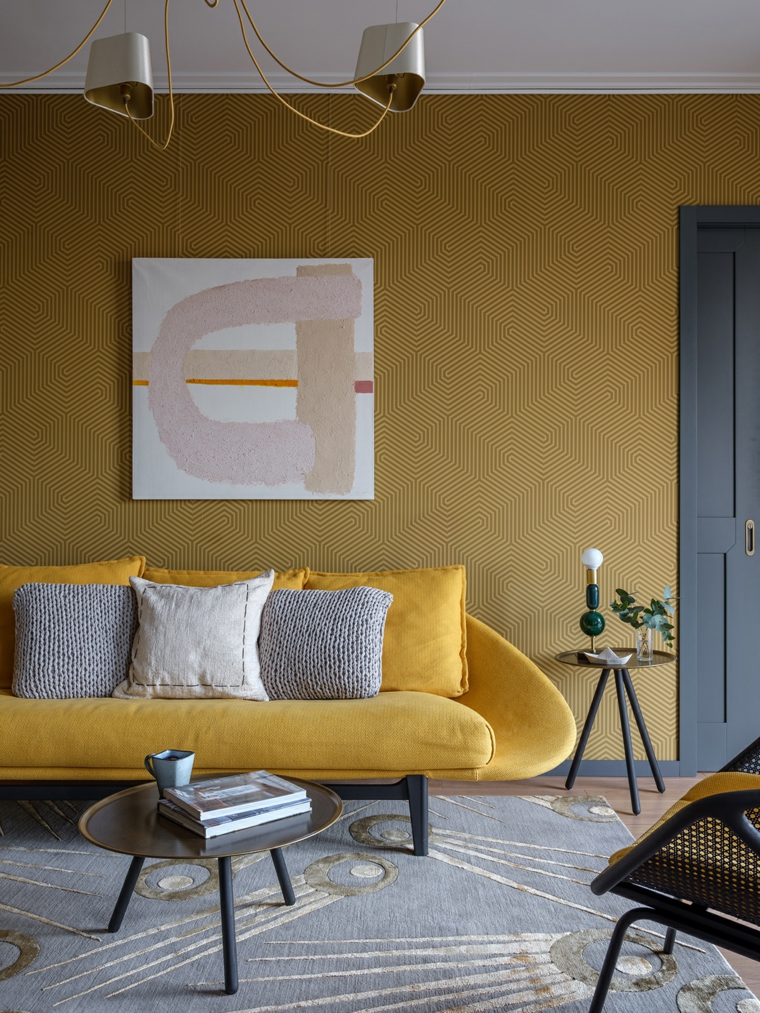 Couleurs qui se combinent avec le canapé-mur jaune