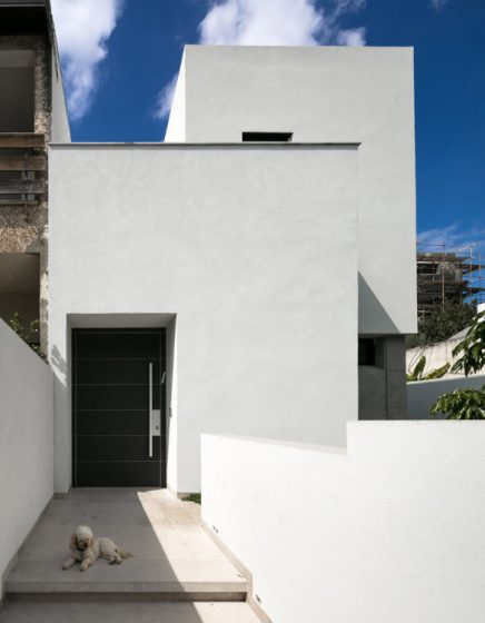 Conception de façade de maison simple à deux étages