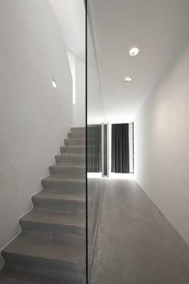 Conception d'escalier en béton moderne