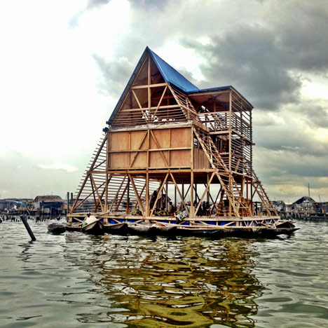 Perspective de maison flottante en bois