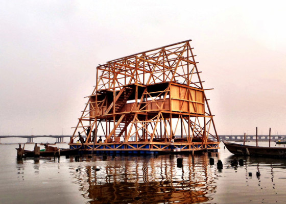 Structure de maison flottante