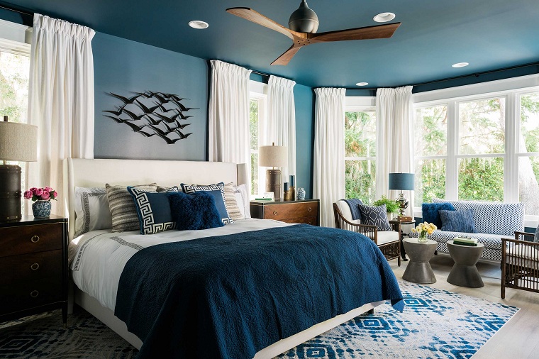 couleurs-basiques-bleu-chambre-design-deco