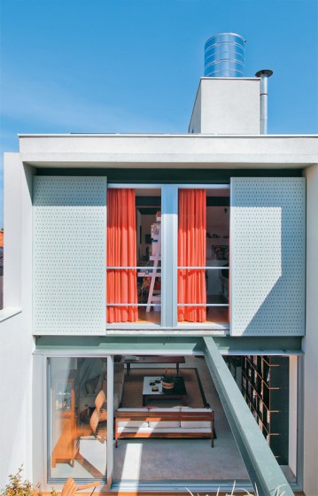 Façade arrière de la petite maison bon marché