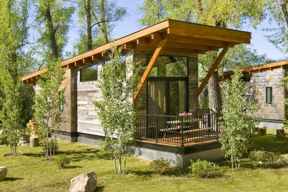 Très petite maison de campagne en bois