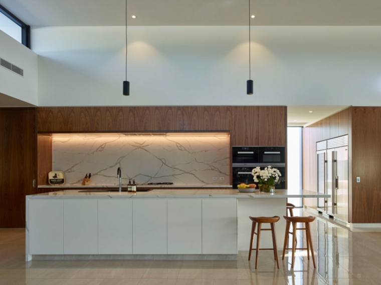 marbre-blanc-comptoir-cuisine-Ellivo-Architects