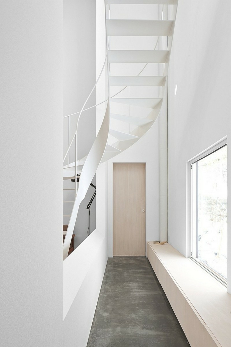 couloirs minimalistes modernes-escalier en colimaçon