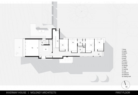 Plan de maison à deux étages situé dans la montagne 002