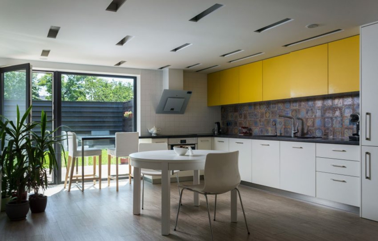 Armoires de cuisine modernes jaunes Idées Pominchuk Architects