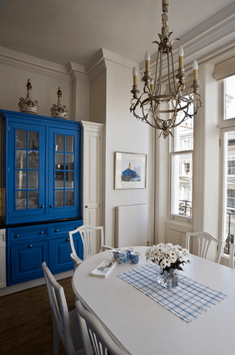 armoire bleue de salle à manger originale