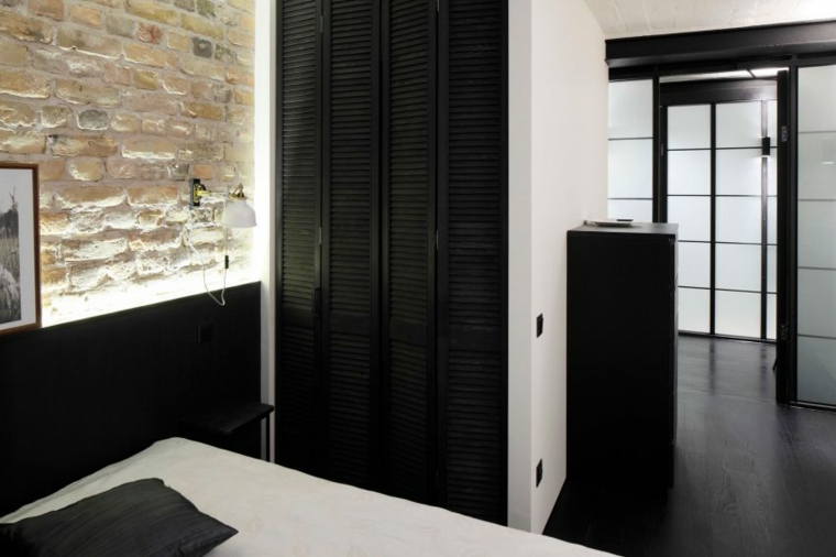 armoire encastrée avec portes noires