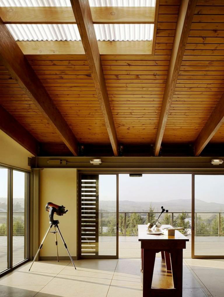 plafond en bois de style moderne intérieur