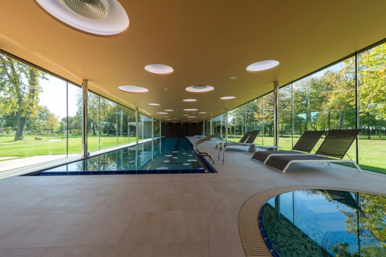 construction de piscines à l'intérieur de la maison idées de maisons modernes