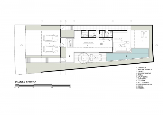 Plan de maison à deux étages avec piscine - premier étage