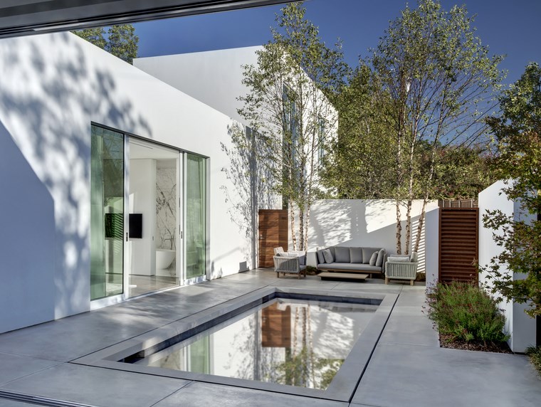 petite maison terrasse piscine idées de mobilier d'extérieur