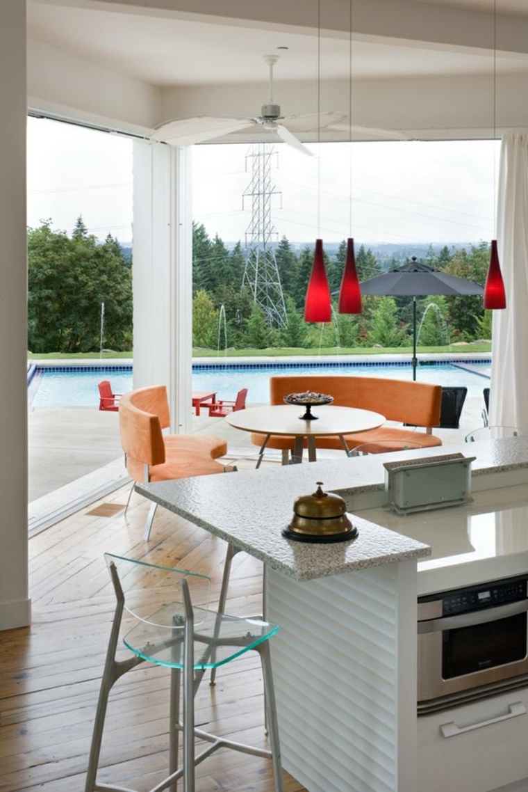 salon terrasse vue piscine moderne
