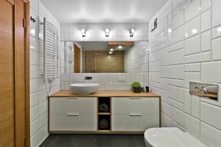 salle de bain style scandinave design dalles blanches idees