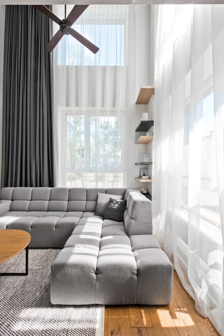 Canapé de salon design d'intérieur de style scandinave de belles idées