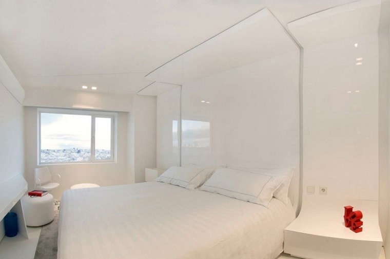 petite chambre penthouse blanche