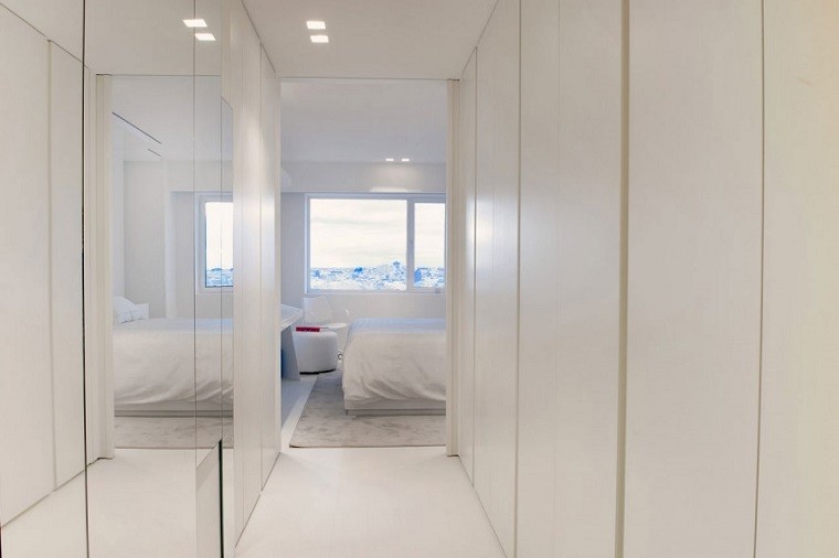 couloir chambre penthouse blanc