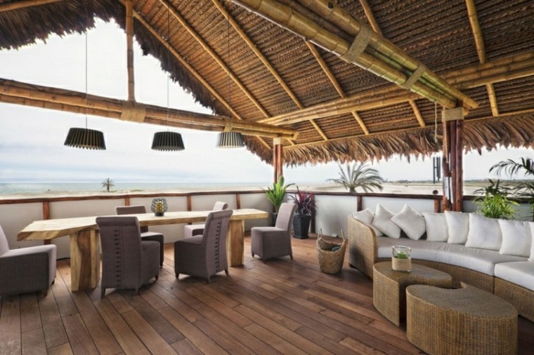 belle terrasse vue mer idées de table en bois
